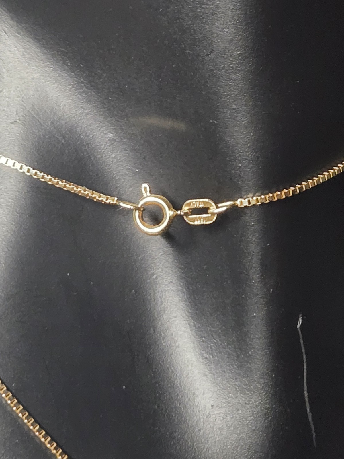 14K Gold Box Chain Necklace w Spring Ring Clasp. 24″ L Great Layered Look