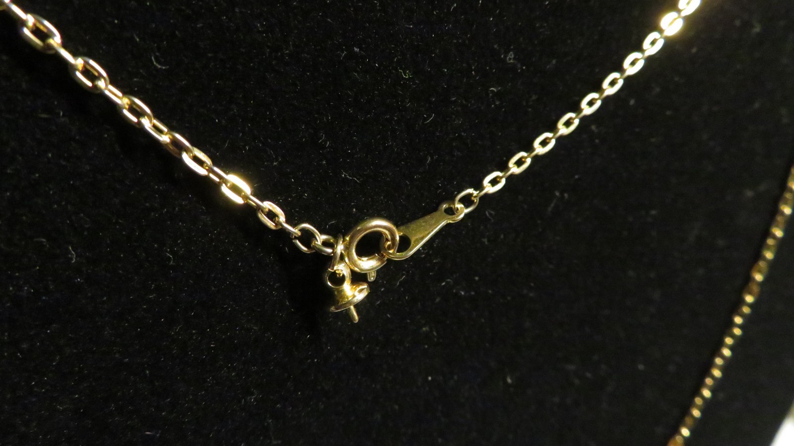 Gold Tone Rope Chain Necklace Metal Chain Style No Stone Korea Undated Era 18″
