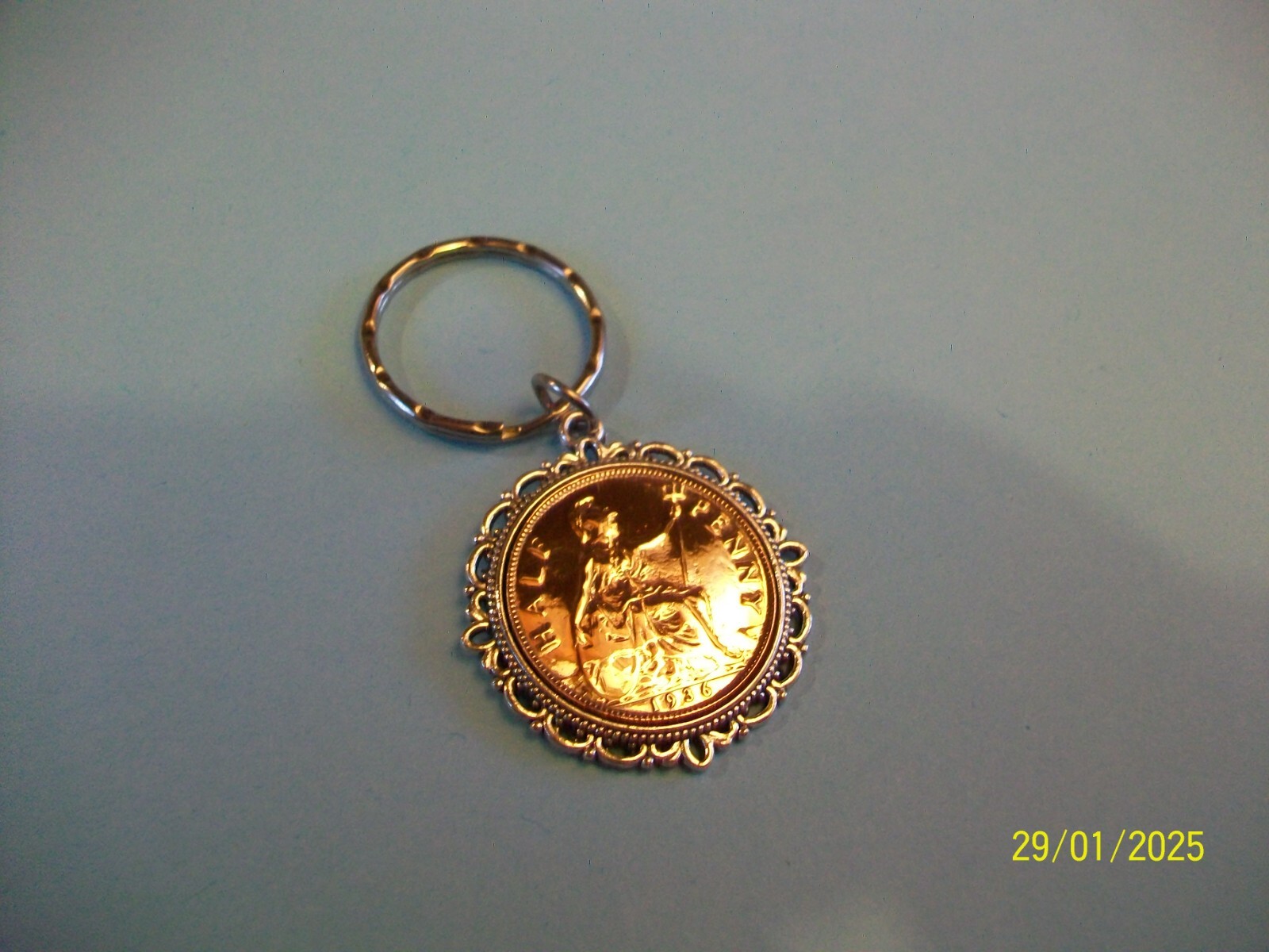 HALF PENNY – BRITANNIA – LIMITED EDITION – SILVER CASED KEY RING – 1917 to 1936