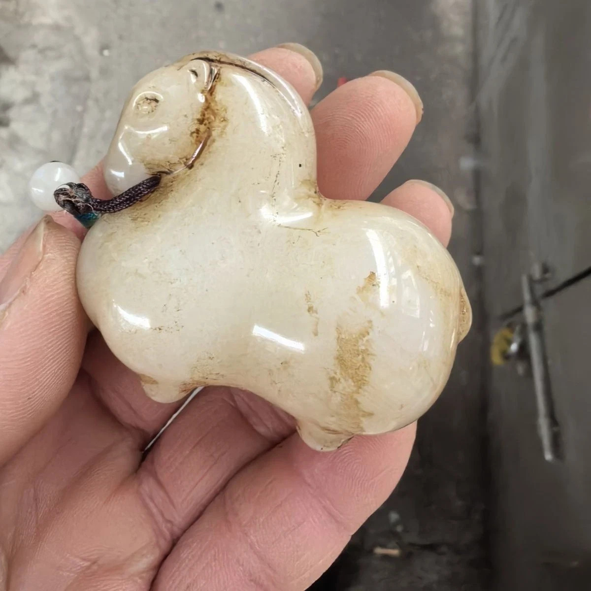 Vintage China Antique Archaize Old Hsiuyen Jade White Horse Pendant Collection