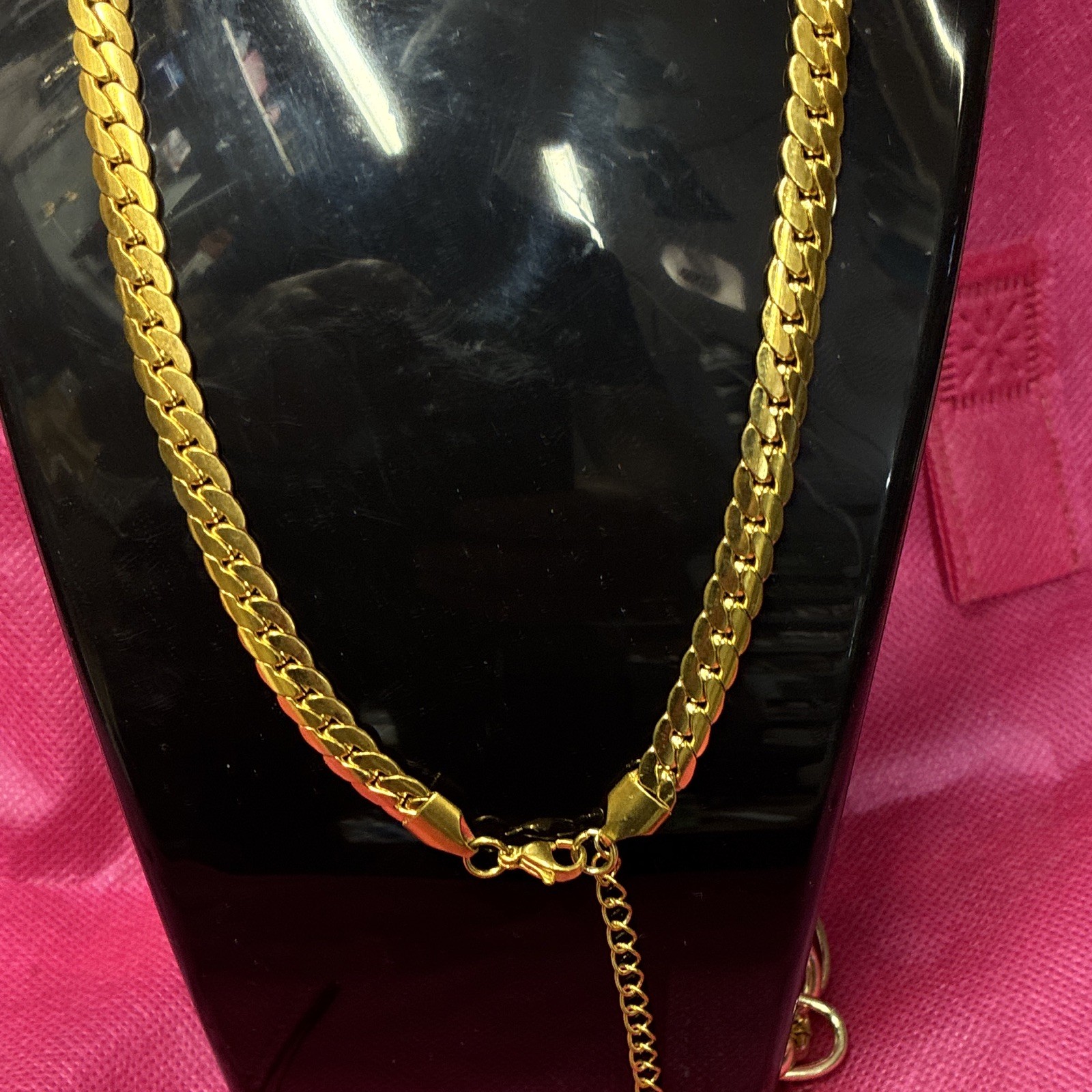 Gold Tone Metal Curb Link Chain Necklace Lobster Clasp Adjustable No Stone