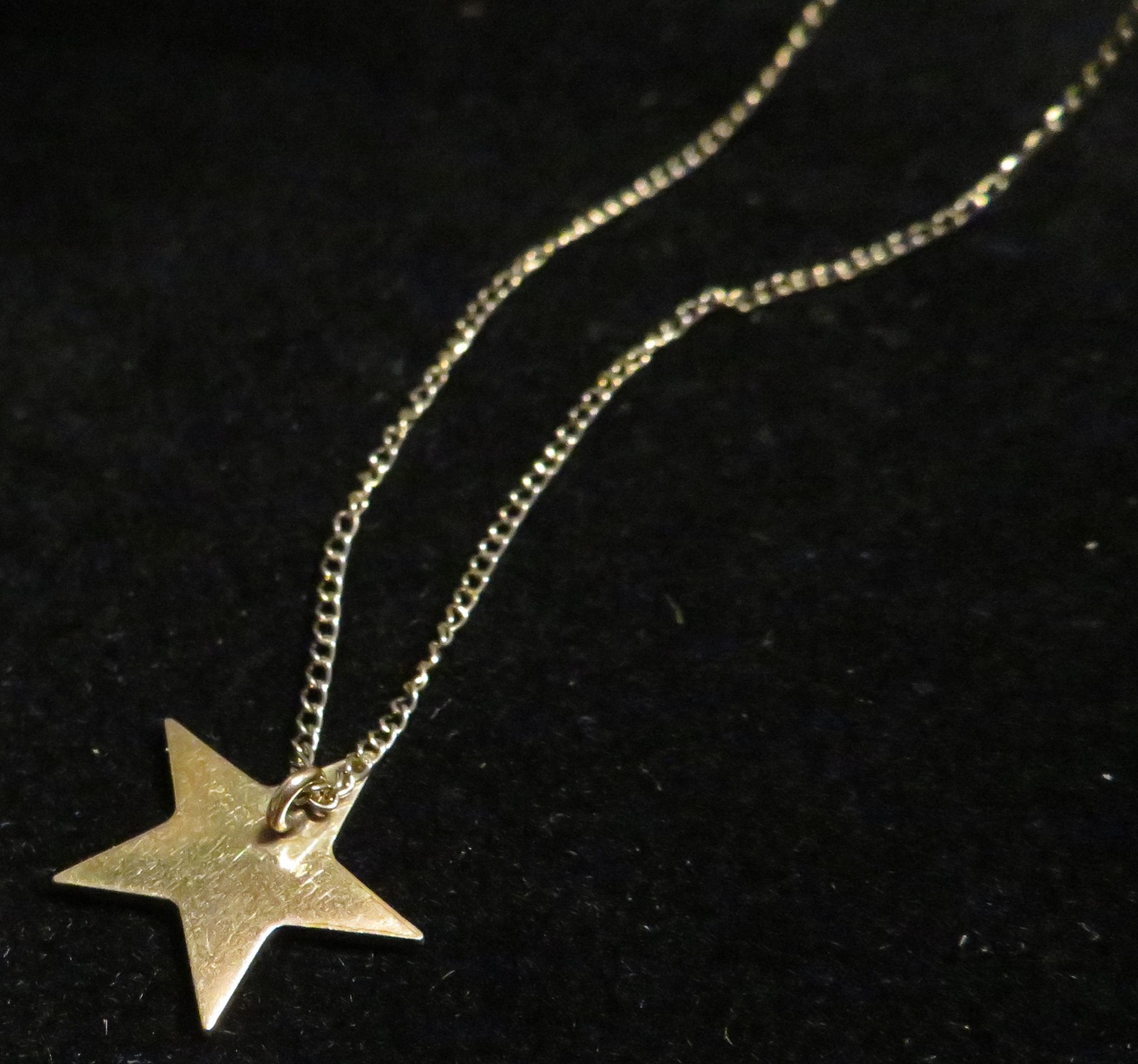 Gold Tone Star Pendant Necklace Minimalist Dainty Cable Chain 15in Knoted 12kGF