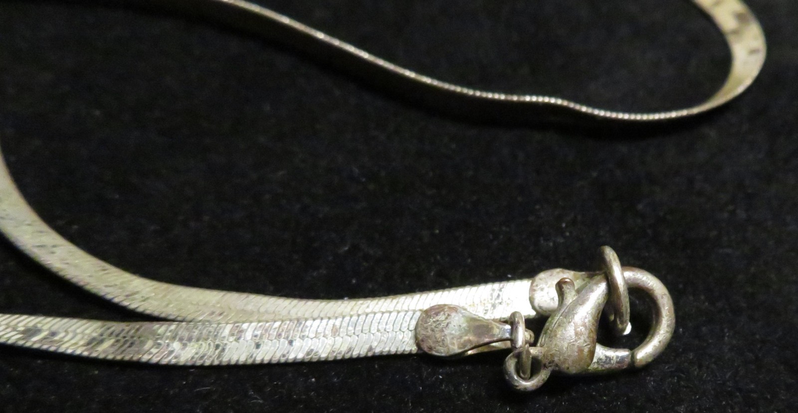 Vintage Gold Silver Tone Herringbone Chain Necklace Flat Link 24″ ROUGH CONDITIO