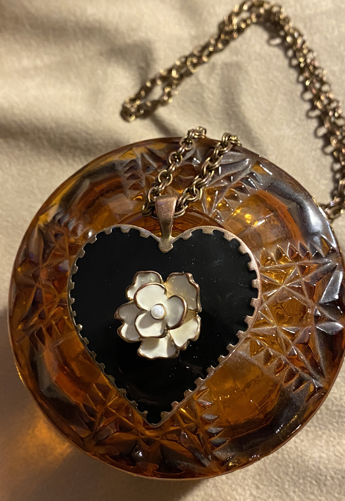 Modern Polymer Ceramic Necklace Heart Shape Black White Gold Paint Flower