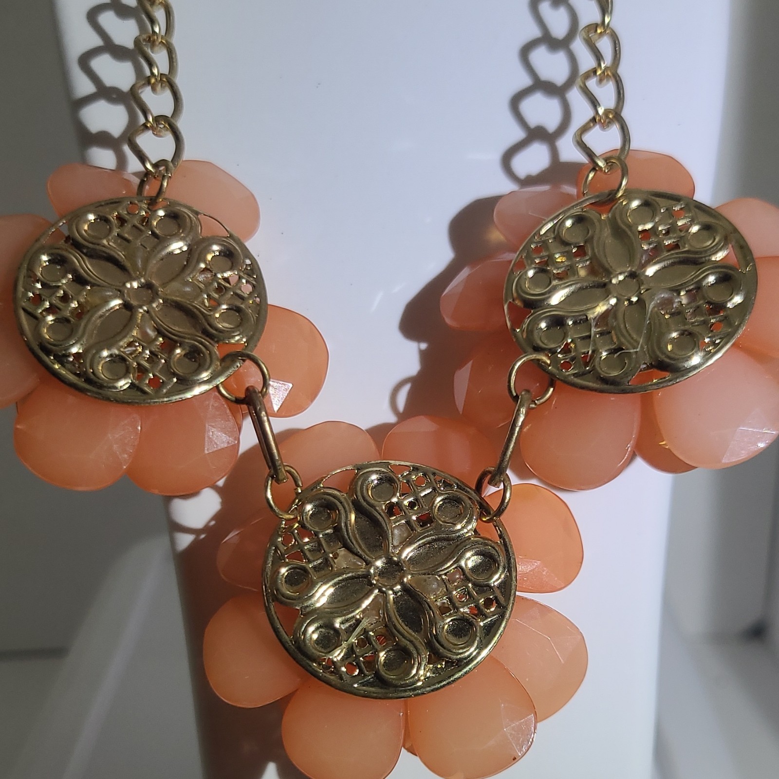 Coral Flower Resin Cluster Pendant Necklace Gold Tone Cable Chain Adjustable