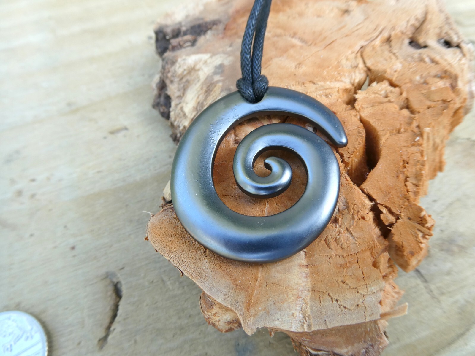New Zealand Abalone Paua Maori Spiral Pendant On 18″/46cm Cord Necklace