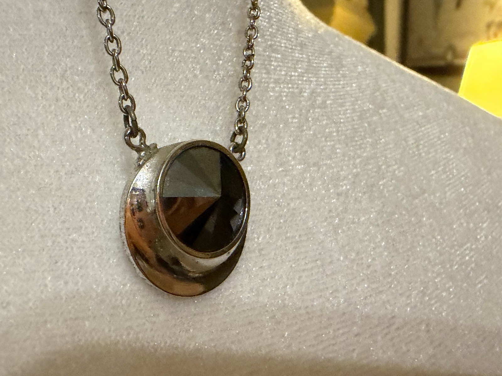 Vintage Sarah Coventry Silver Metal Chain Necklace Round Black Bezel Pendant