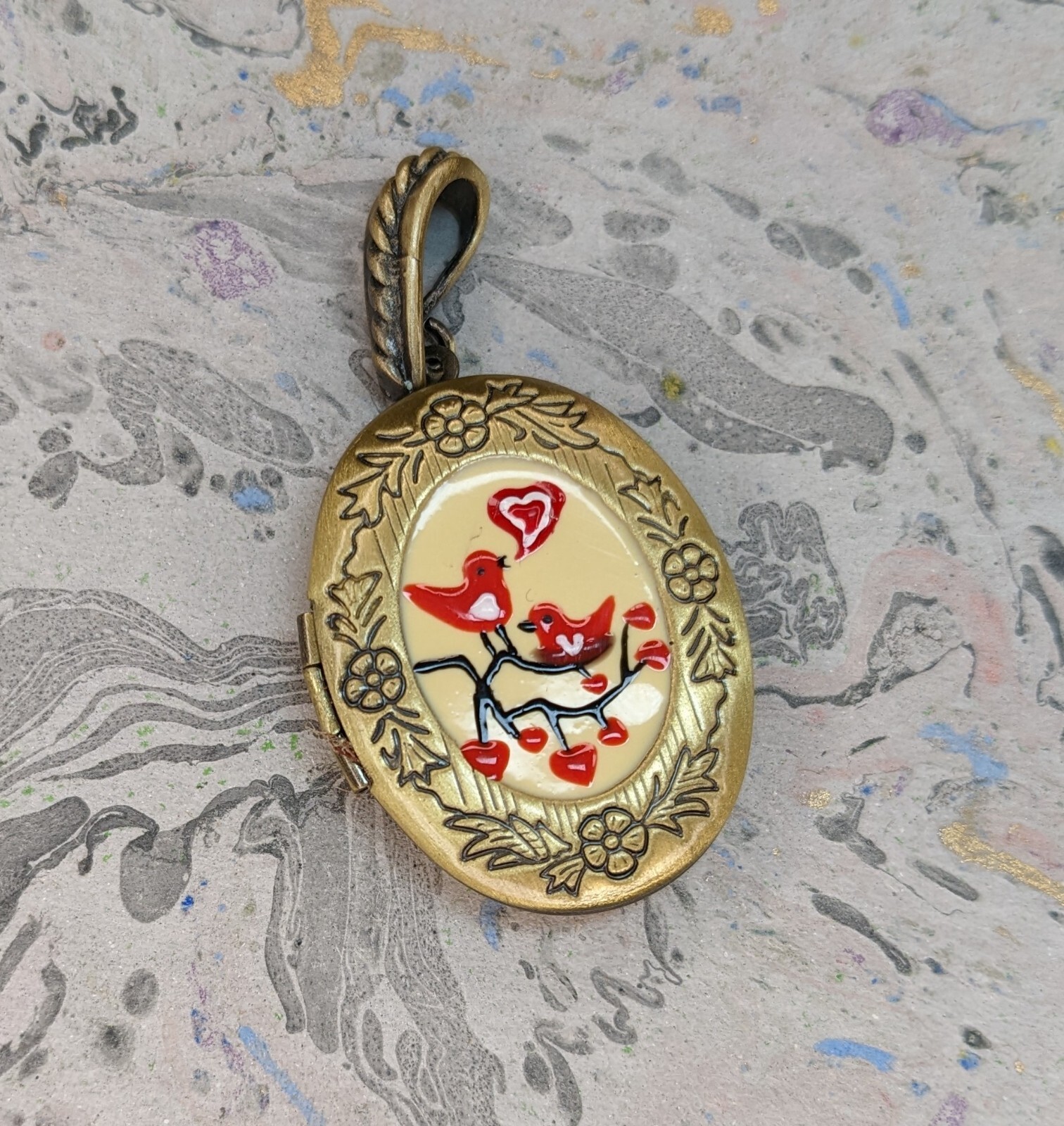 Hand Painted Bird Oval Locket Pendant Vintage Brass Floral Photo Frame Mix 4