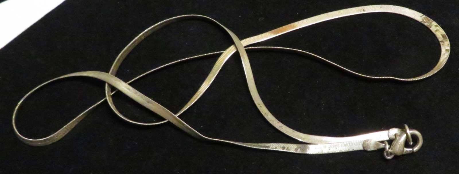 Vintage Gold Silver Tone Herringbone Chain Necklace Flat Link 24″ ROUGH CONDITIO