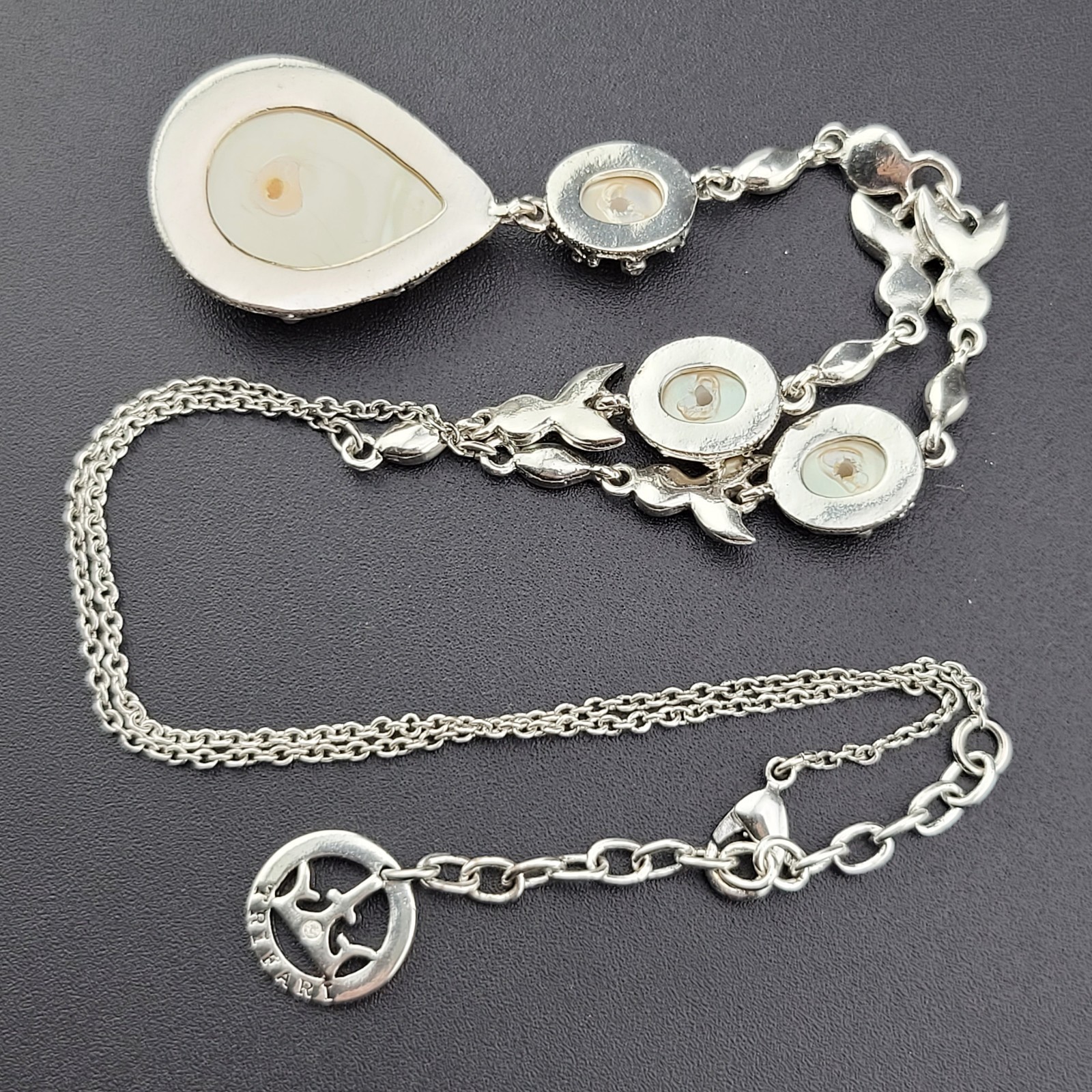 Signed Crown Trifari Rhodium Finish Lucite 🦪Pearl Lariat Choker 18″ Necklace
