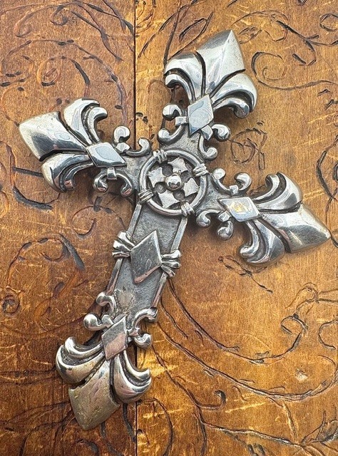 CRAZY PIG DESIGNS X large Classic Cross Pendant New w/Box RARE!!