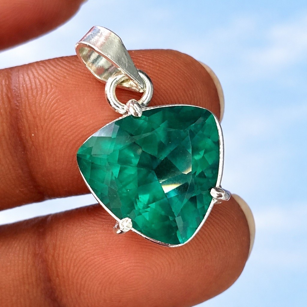 Natural Certified 25 Ct Green Sapphire Loose Gemstone 925 Solid Silver Pendant