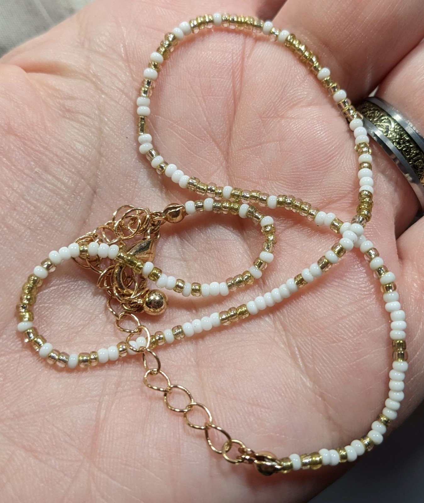 Simple Casual White And Gold Tone Glass Beaded Necklace