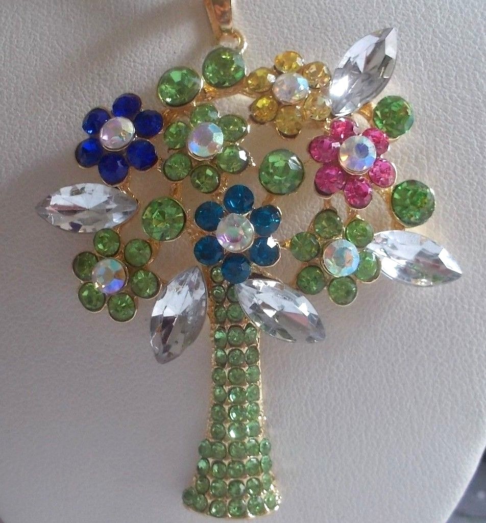 BETSEY JOHNSON LOVELY GREEN VASE WITH FLOWER BOUQUET PENDANT CHAIN NECKLACE