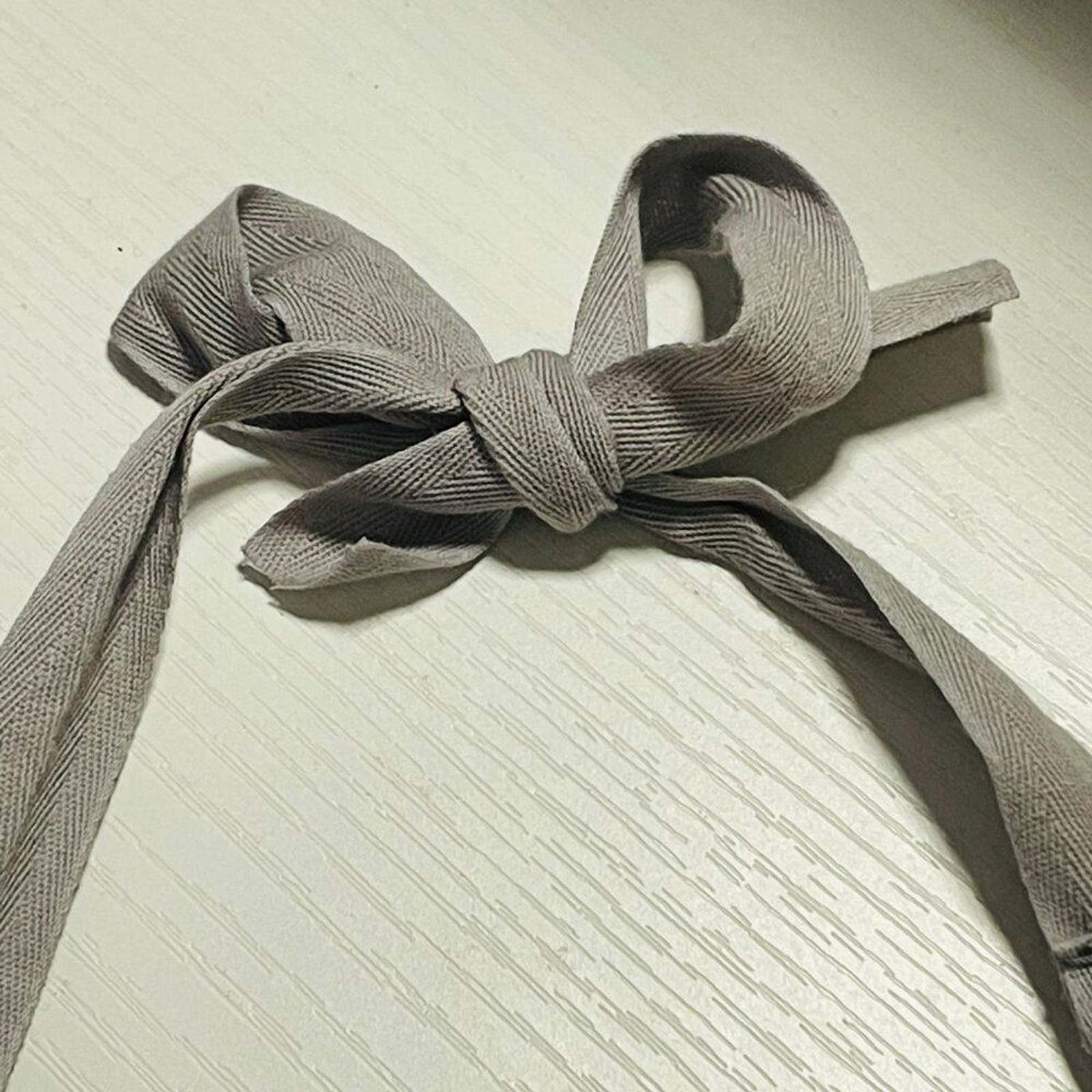 High Carbon Steel Piano Wire 14-Strand Necklace Gray Ribbon