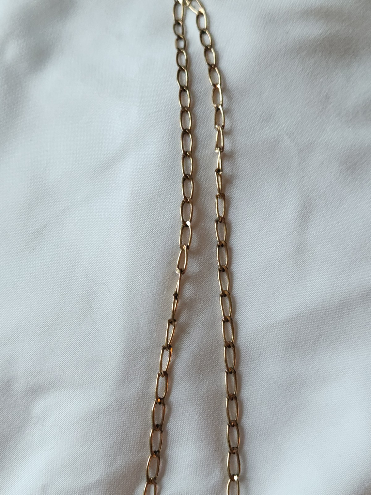 Gold Tone Oval Link Necklace Broken Closure (Unknown Metal)