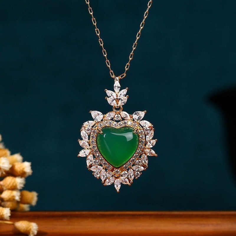 Green Jade Crystal Heart Pendant Necklace Charm 18K Gold Plated Chain Gemstone