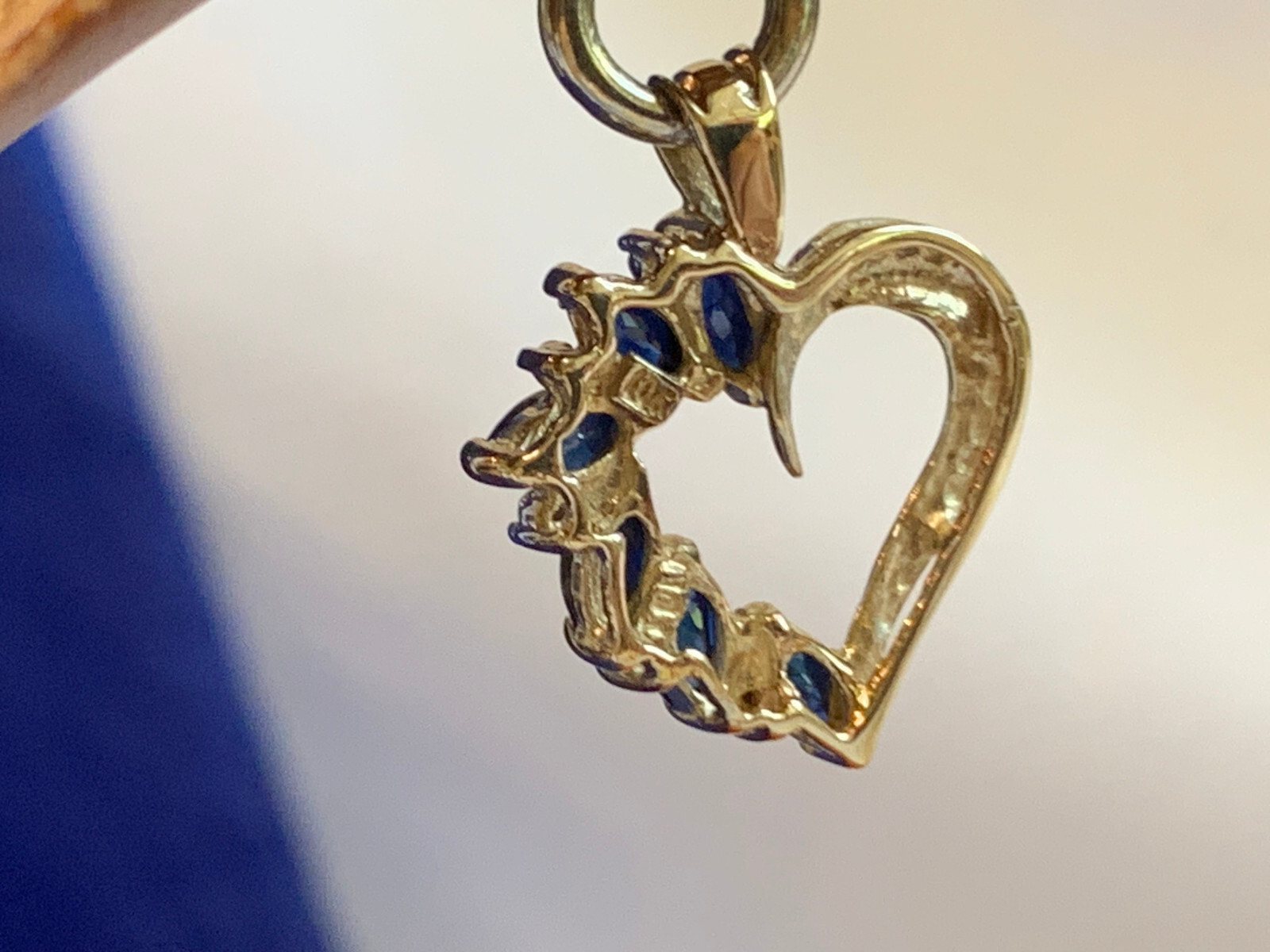 10K Yellow Gold Heart Pendant 1.87g Fine Jewelry Sapphire Color Stones *READ*