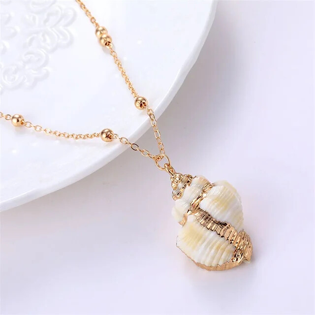 Conch Shell Pendant Necklace for Women Cowrie Beach Summer Party Look