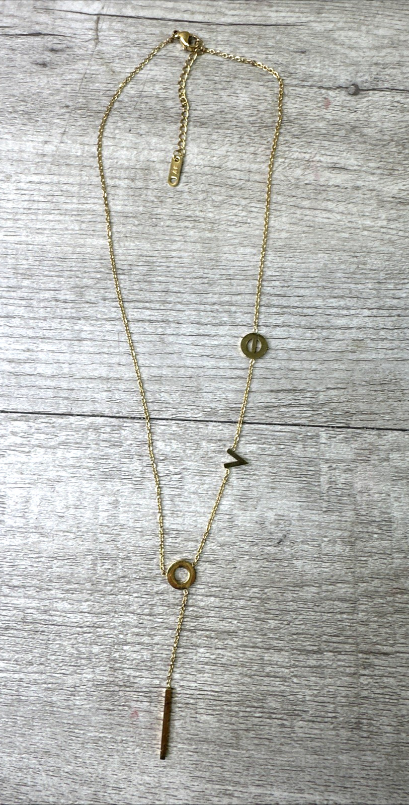 J Y 18 kpg Gold l o v e Chain Necklace 18 in.
