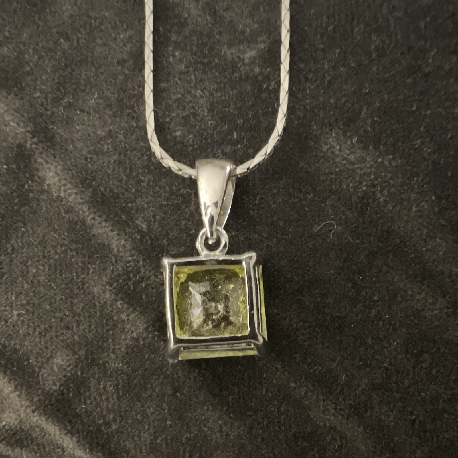 Silver Tone Snake Chain Necklace Square Green Gemstone Pendant Prong Set