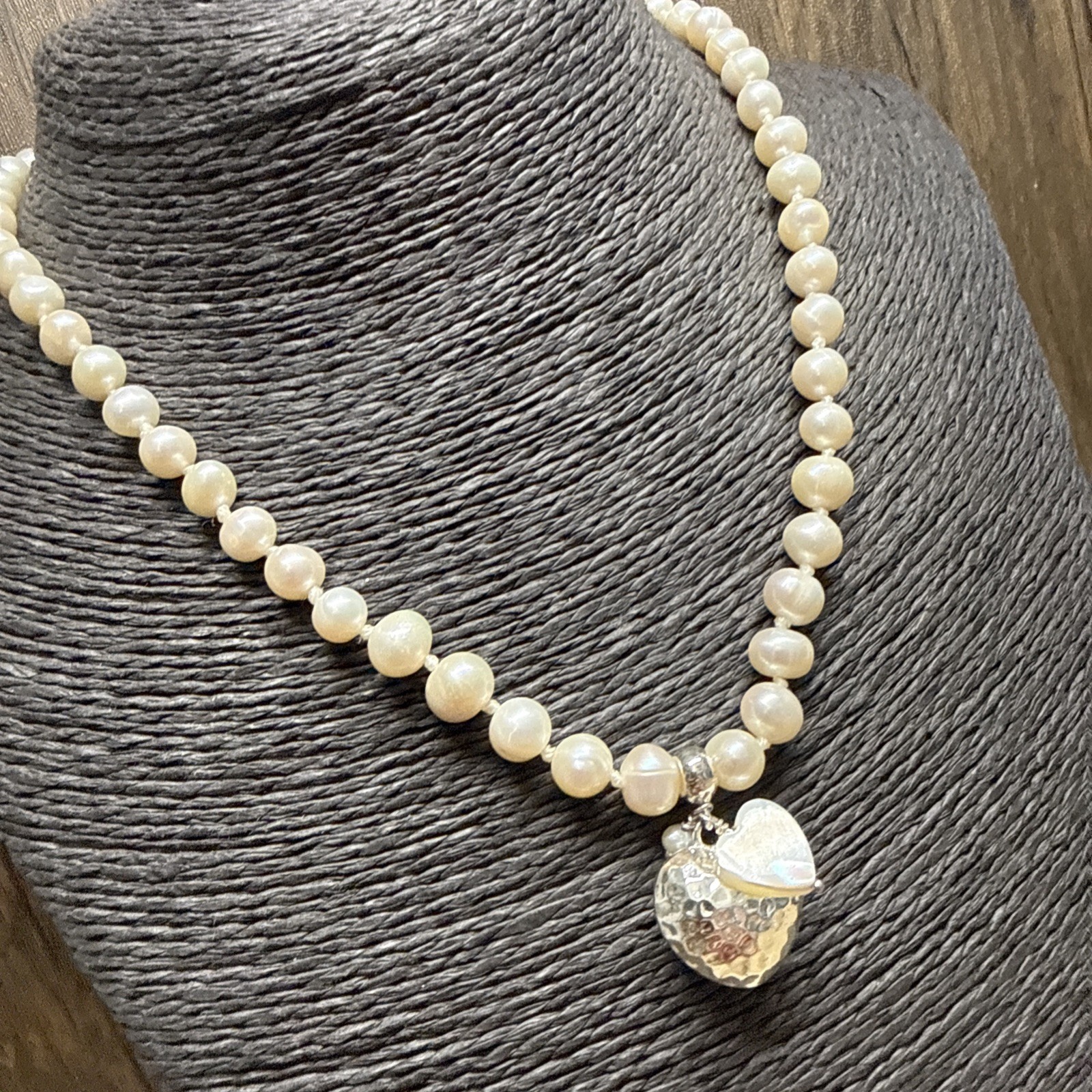 JOMA Jewellery Heart Pendant Necklace Silver Plate Real Pearls Pretty 46cm/18″