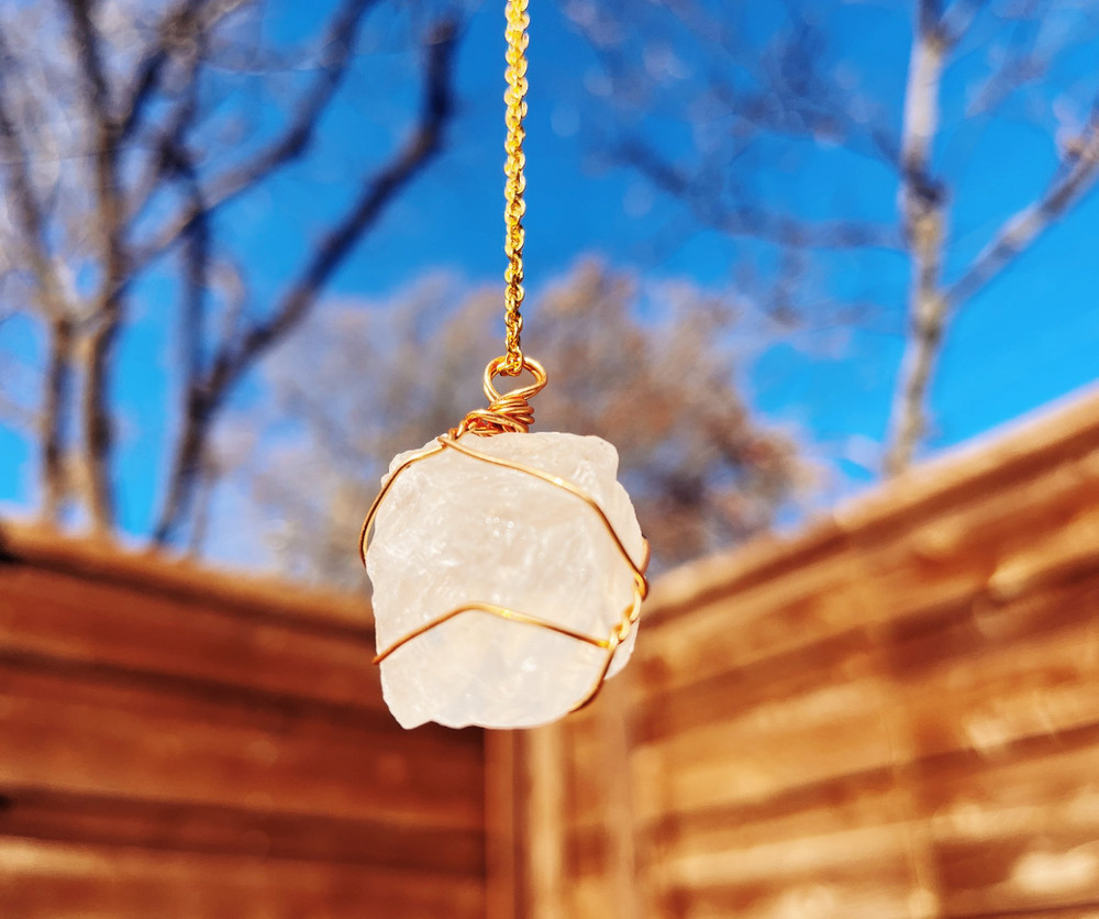 Clear Quartz Energy Healing Crystal Gold-Tone Wire Wrapped Pendant Necklace