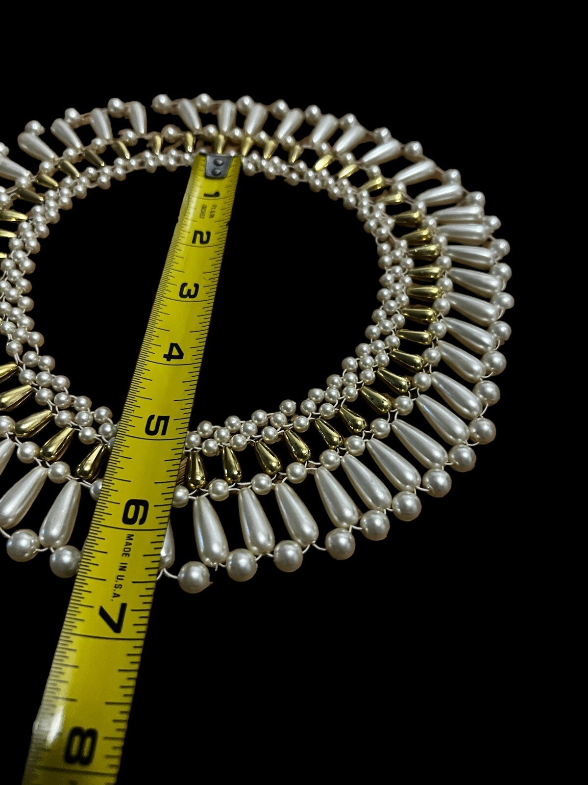 White And gold stretch collar necklace faux pearl sweater topper 1960 Era ￼