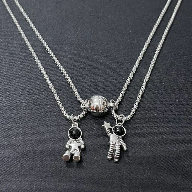 2pcs Magnetic Couple Love Space Astronaut Heart Pendant Necklace Fashion Jewelry