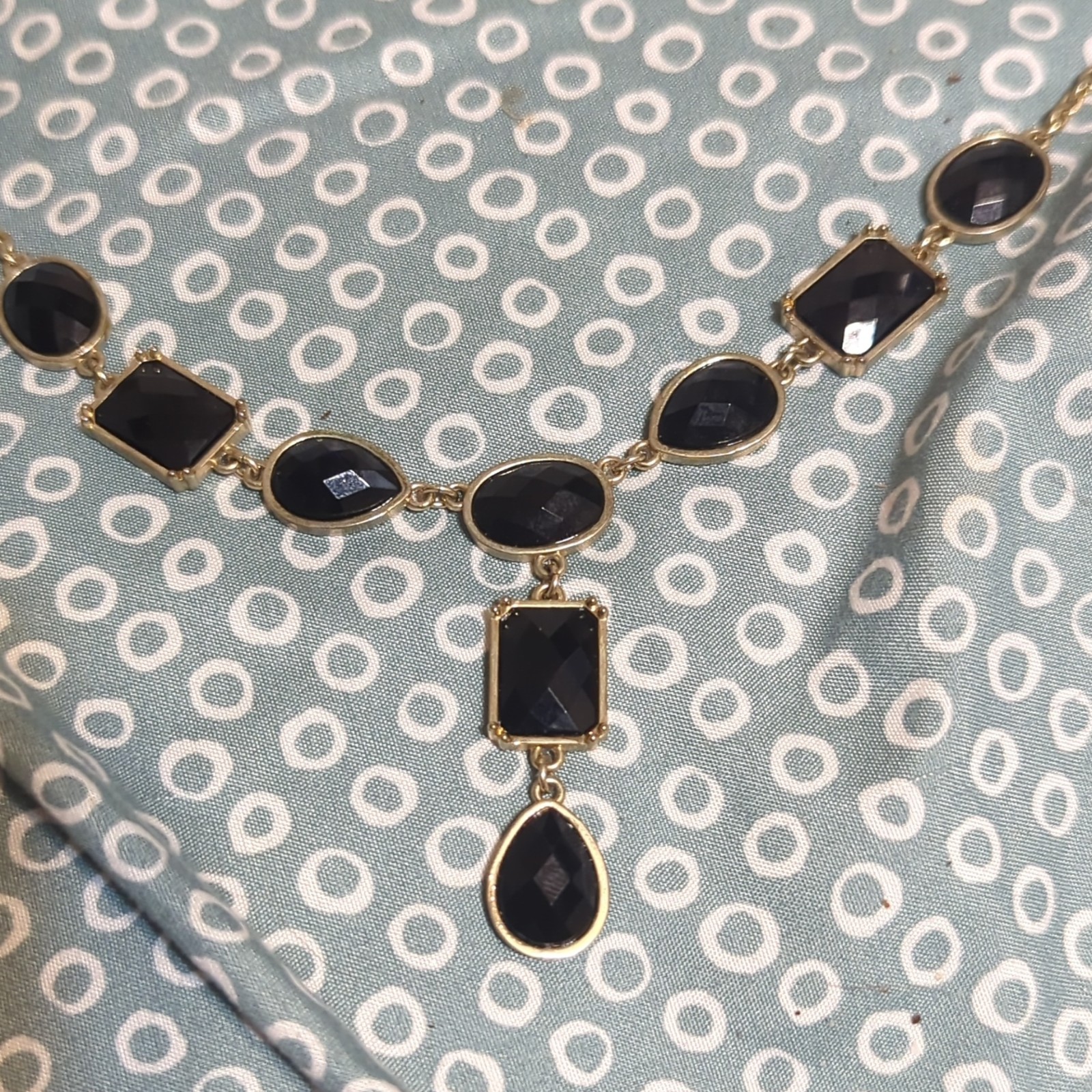 Gold Tone Oval Link Chain Necklace Black Faceted Teardrop Charm Adjustable