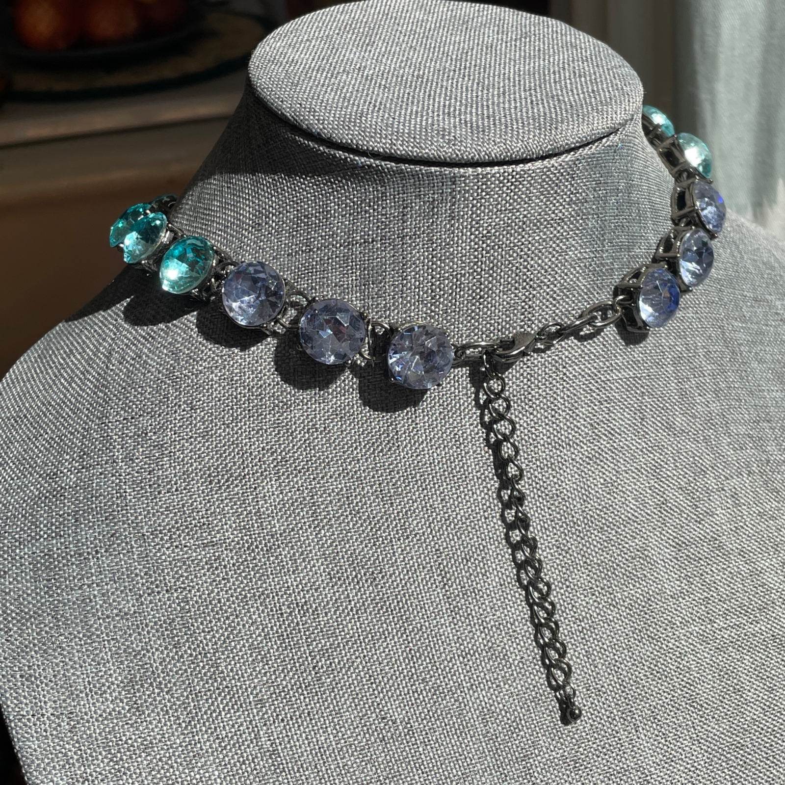 16 – 19″ – 20 Modern Blue Lavender Aqua 20 Gem Collar Chocker Necklace