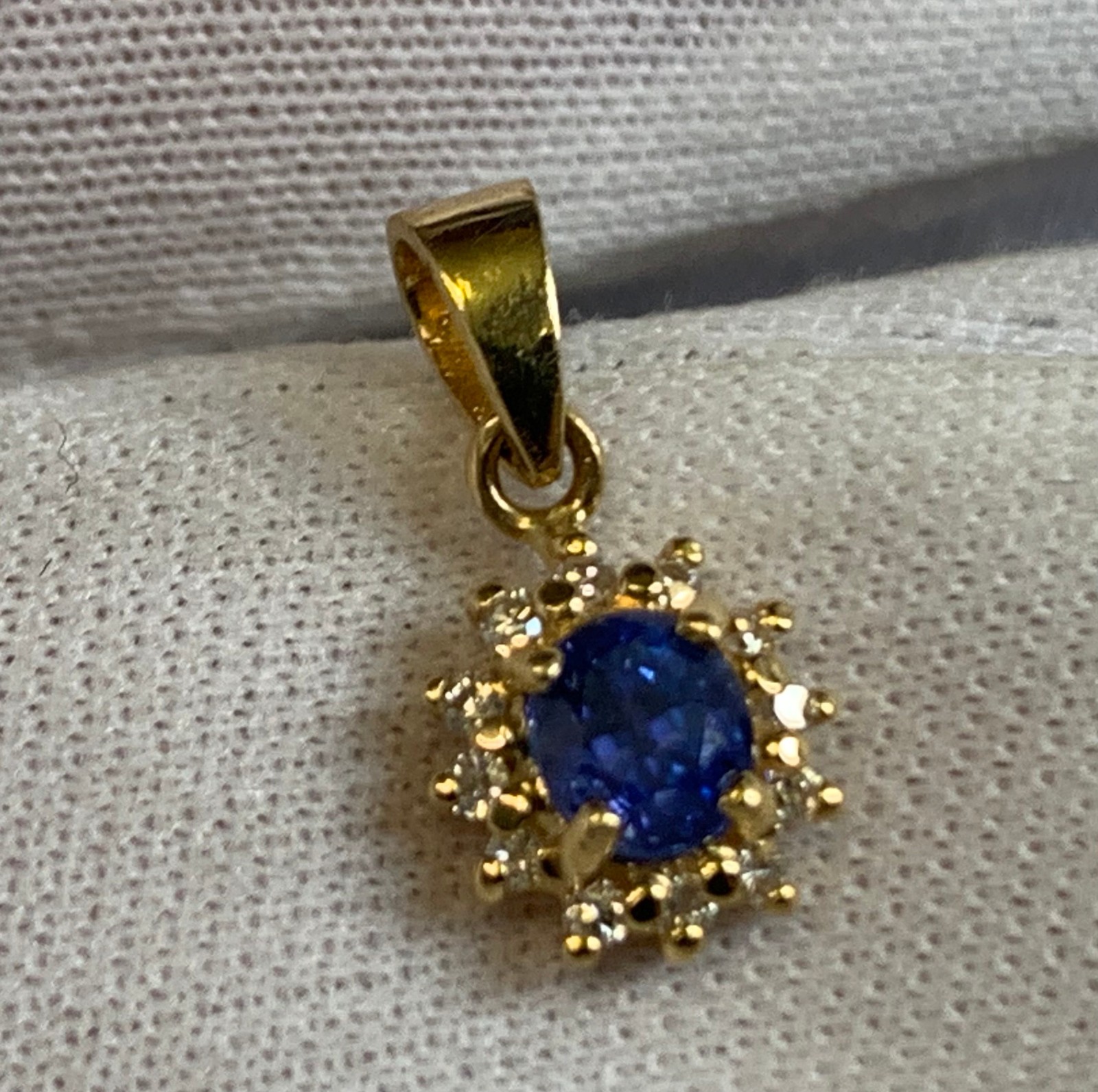 14K Yellow Gold Charm .91g Fine Jewelry Sapphire Color Stone Charm *READ*