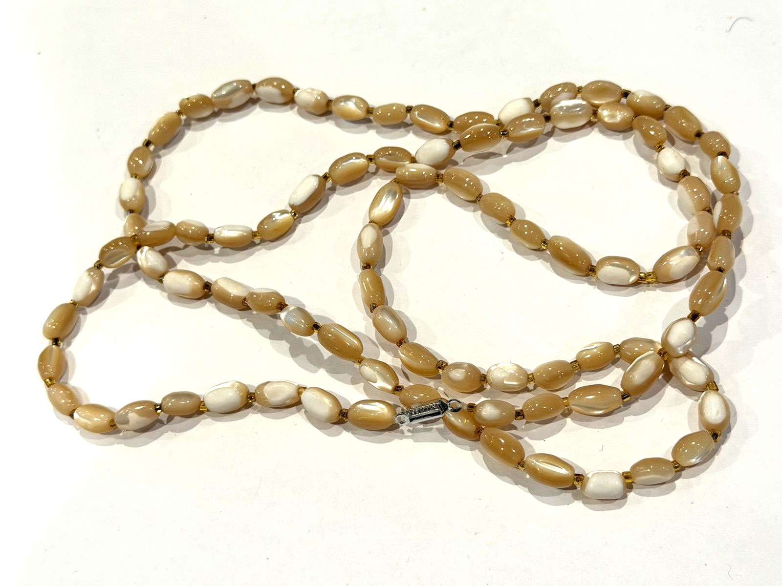 GERMANY VINTAGE 1940S GIVRE GLASS IVORY CREAM SWIRL SEED BEADS 39″ NECKLACE EUC