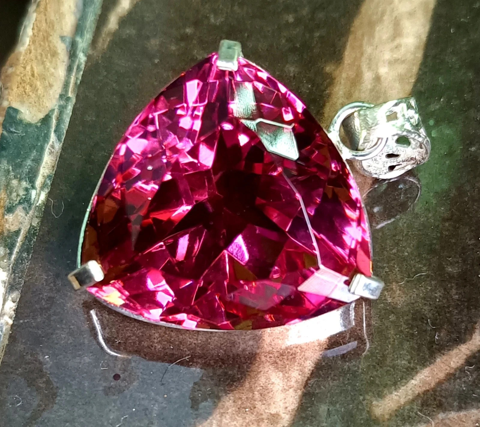 Certified 82.85Ct Natural Zultanite 7 Color Trillion Pendant 925 Silver Gemstone