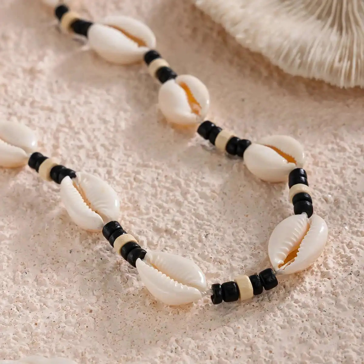 Bohemian Scallop Wood Bead Choker Necklace for Men Retro Adjustable Short