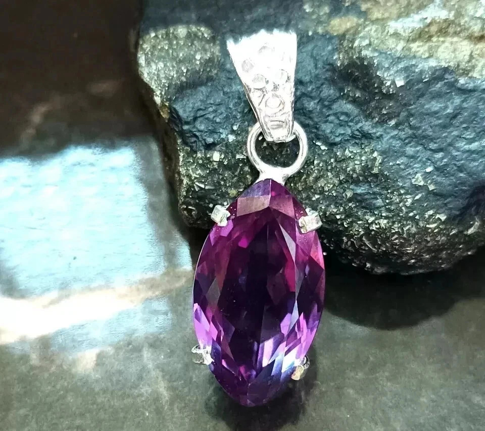 26 CT+ Natural Color Change Marquise Alexandrite 925 Silver Gemstone Pendant
