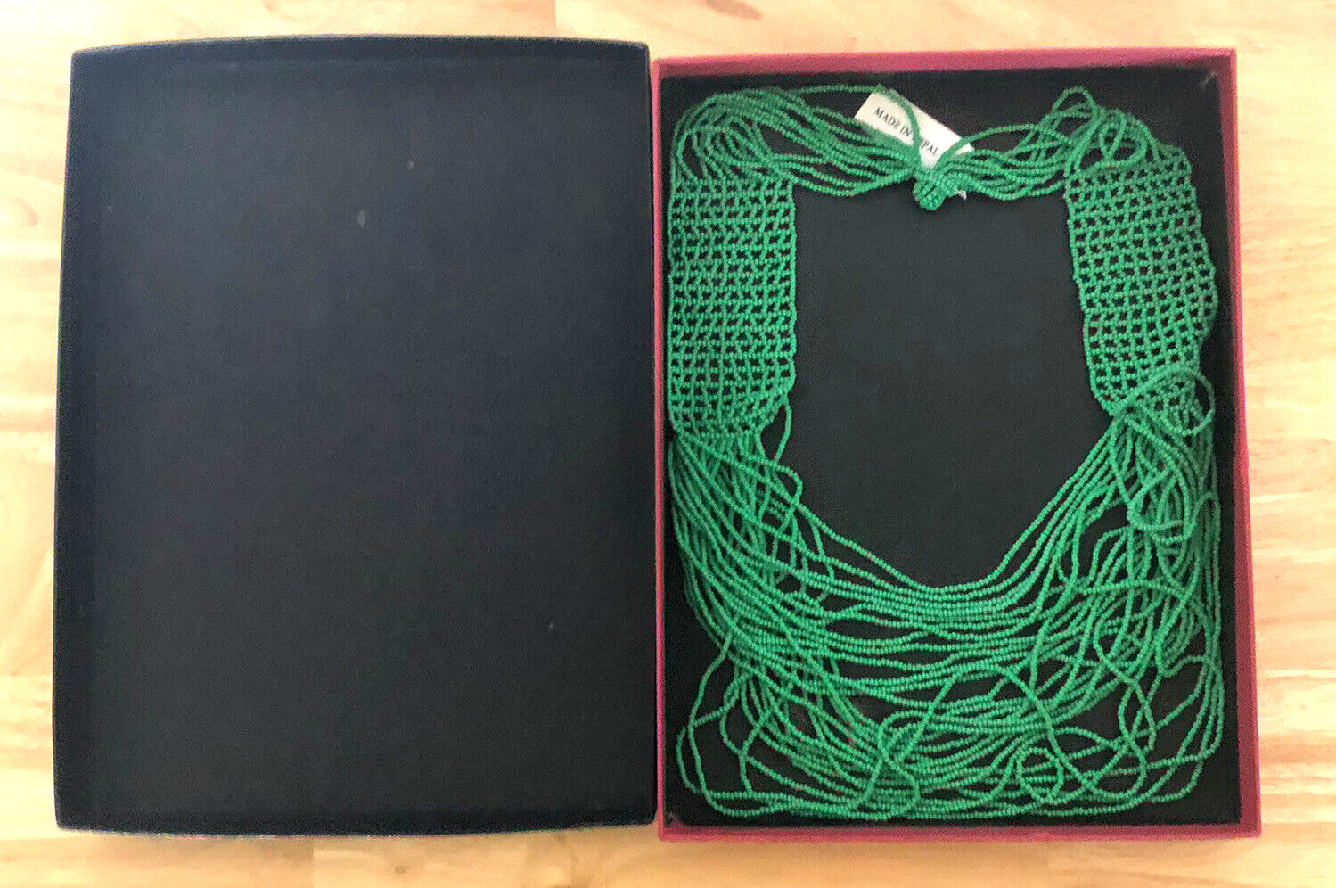 BEAUTIFUL RARE GREEN POTAY 14″ WATERFALL NECKACE MADE IN NEPAL
