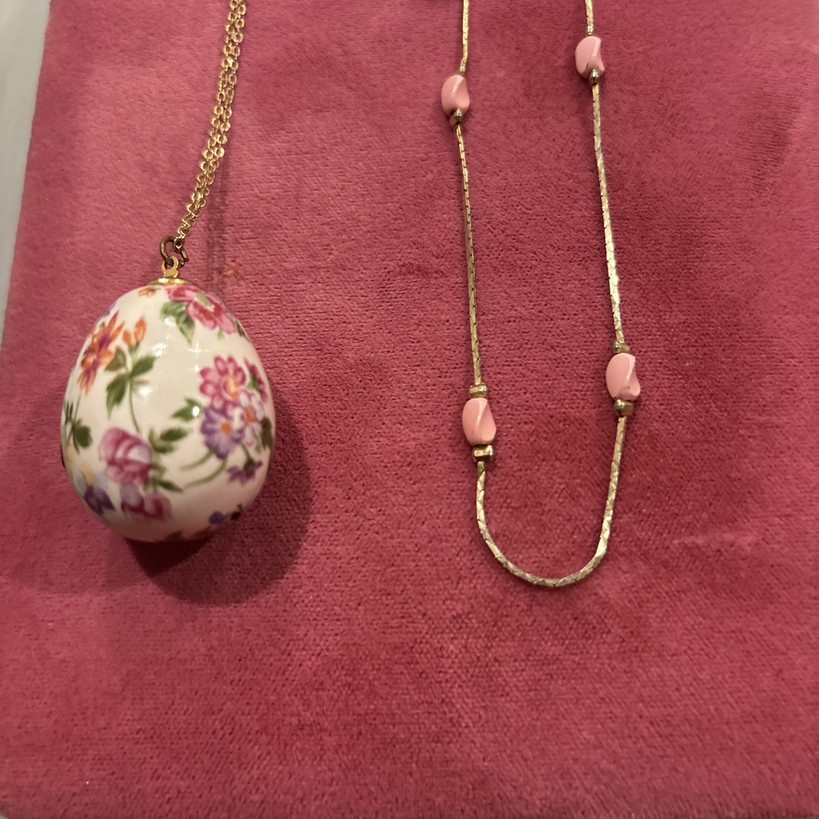 Set Of 3 Fashion Jewelry Chains And 1 Pendant