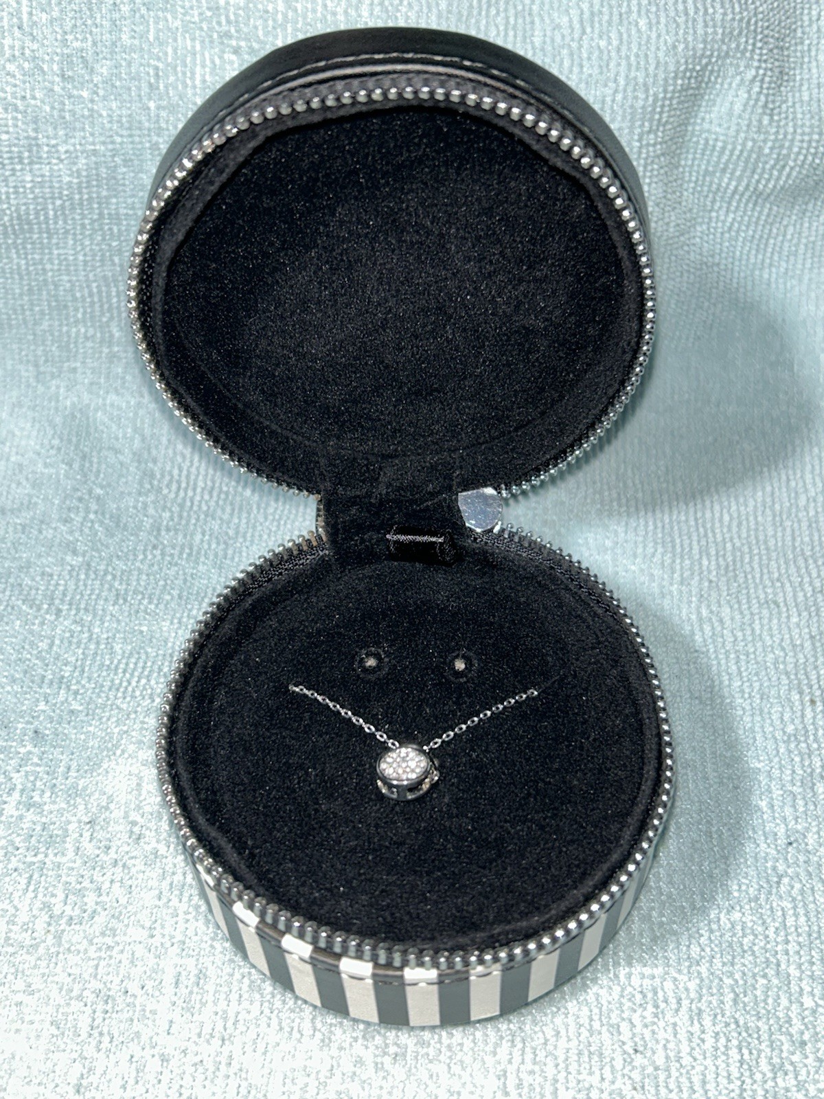 WHITE HOUSE BLACK MARKET Faux Diamonds Pendant Necklace New Without Earrings