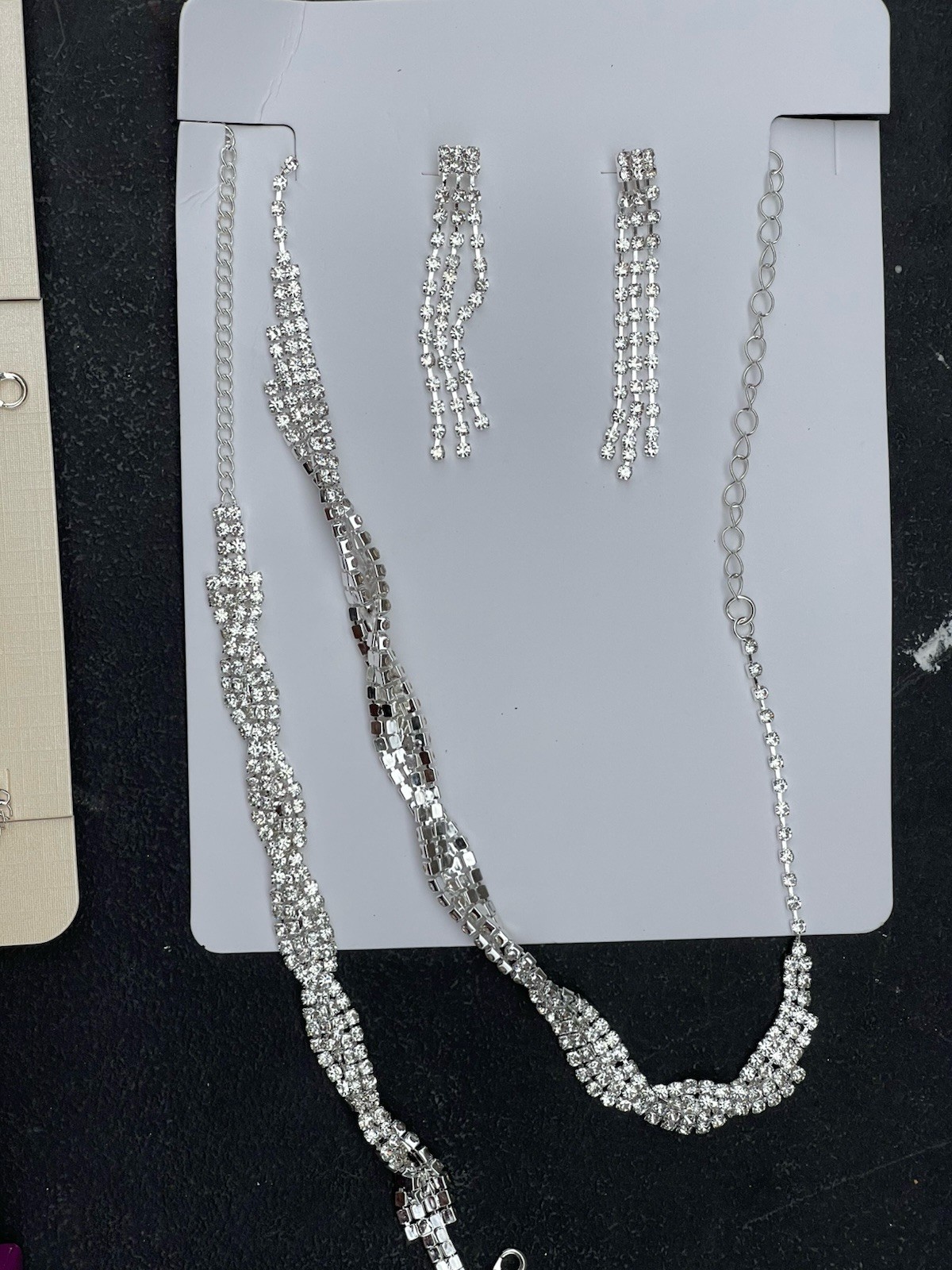 MATCHING NECKLACE EARRINGS BRACELET