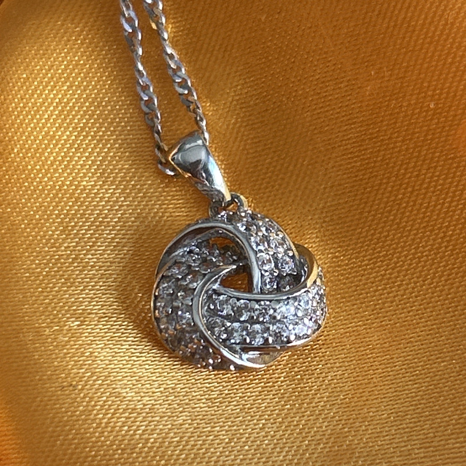 925 Silver Infinity Knot Design Pendant With Cubic Zirconias & 46cm Chain