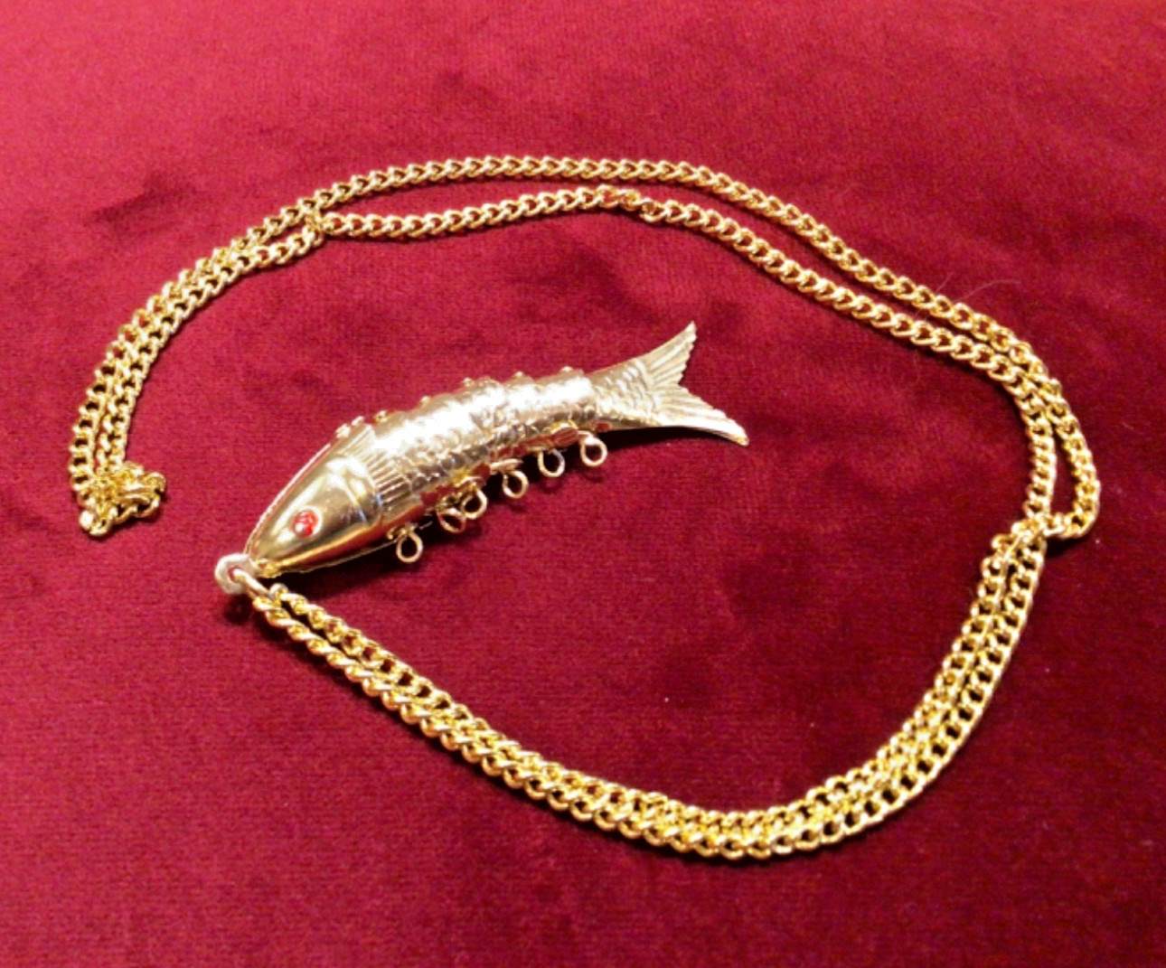 Unused Retro Gold Tone Articulated Fish Pendant Necklace 60cm Chain