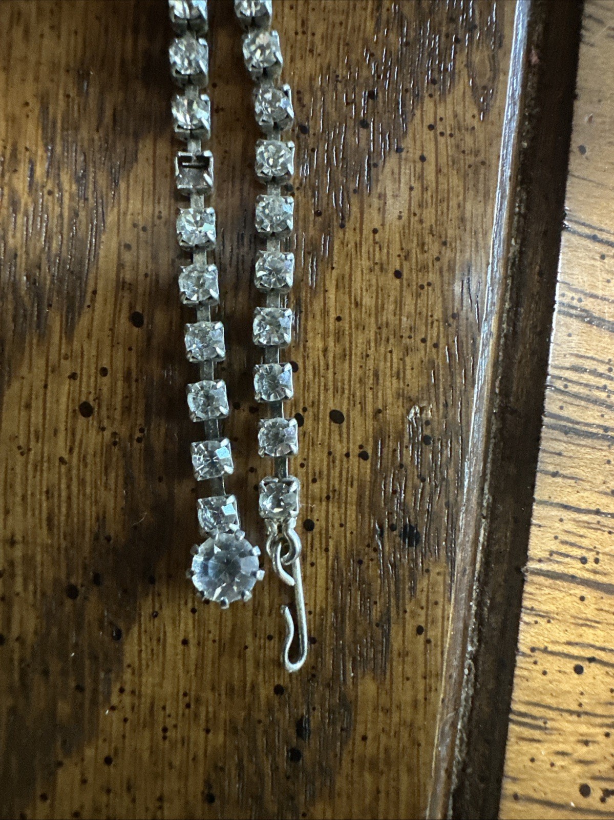 Vintage Glass Costume Jewelry Missing One Glass Diamond As Seen In Picture
