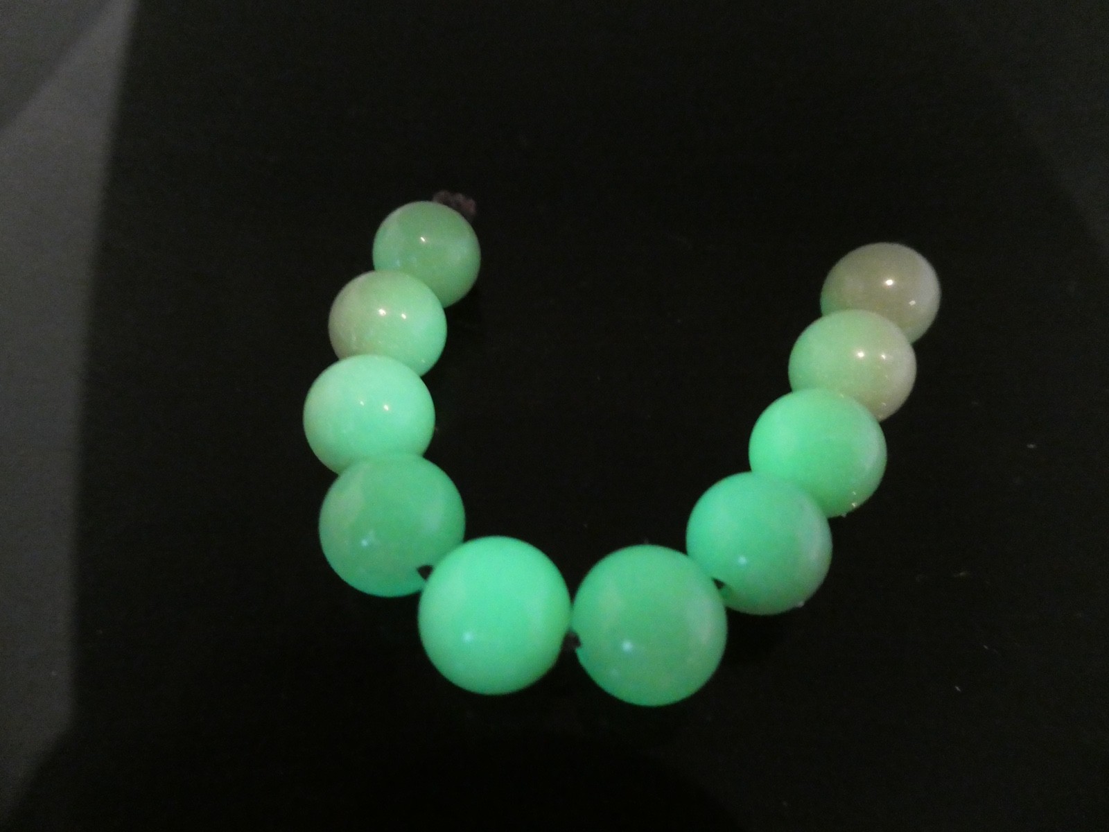 Green Phosphorescent Glow in The Dark Modern Ye Ming Zhu 10 Pieces Of 8mm Beads