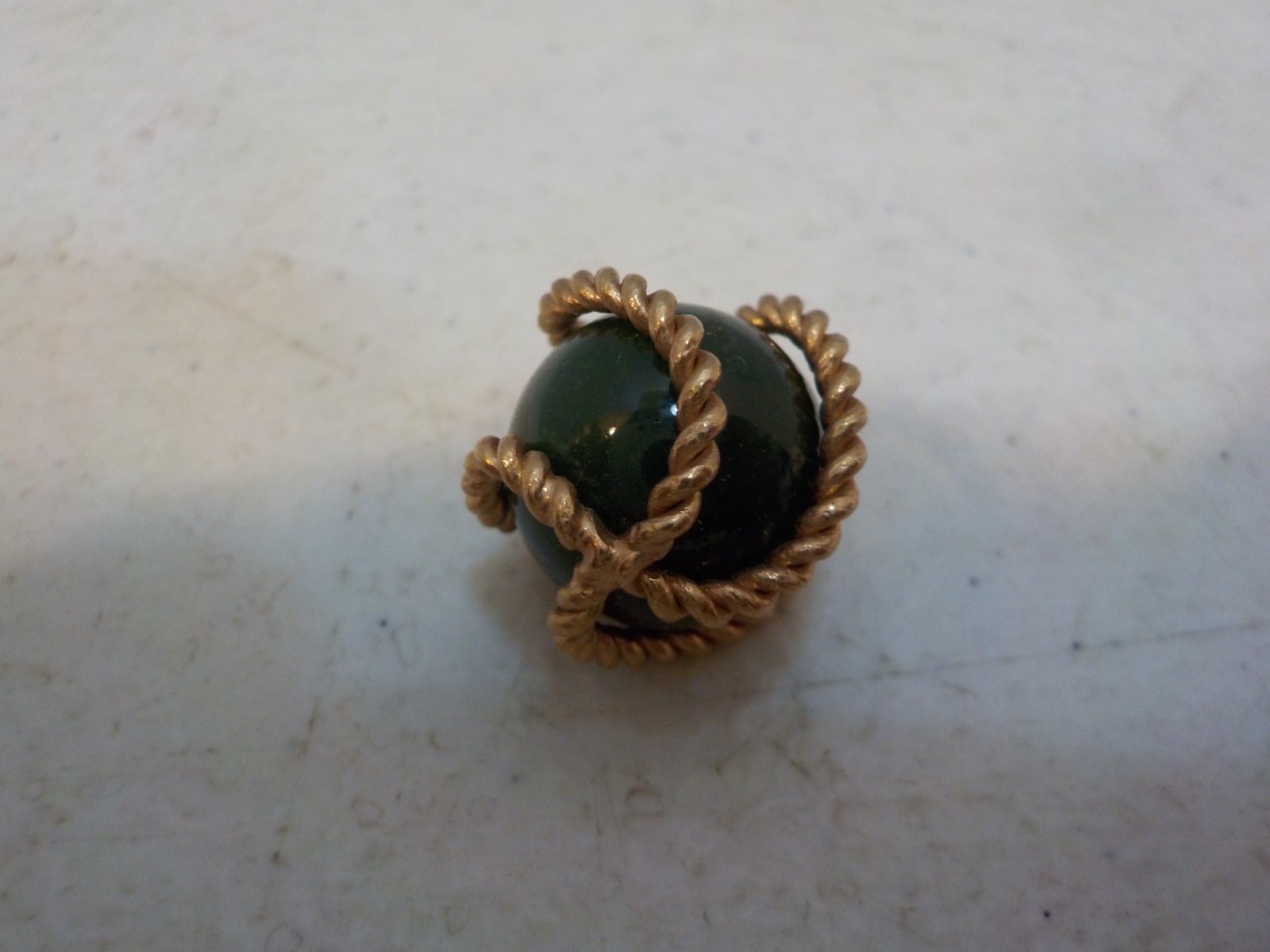 N A406 Faux Jade/Crystals Costume Jewelry Pendant lot
