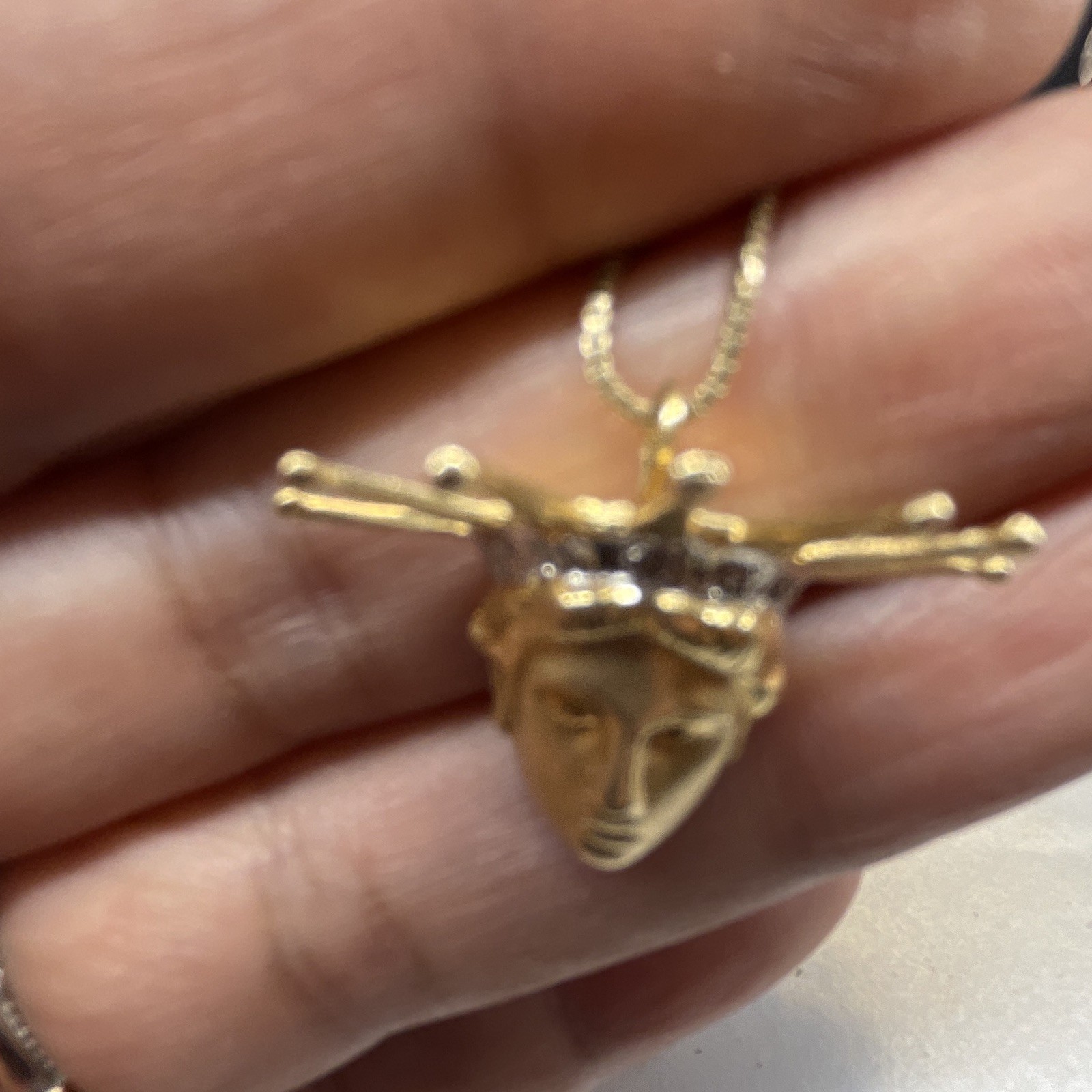 Gold Tone Statue of Liberty Head Charm Pendant Necklace, Box Chain, Rhinestone