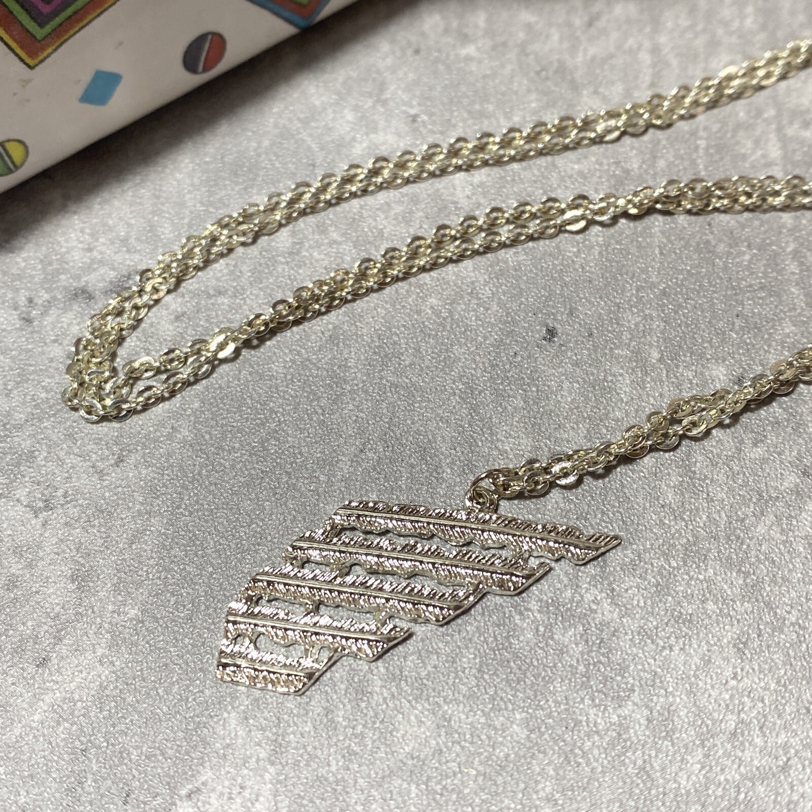 NIKE Womens 10km London Pendant Necklace Chain ALEX MONROE Collab Boxed