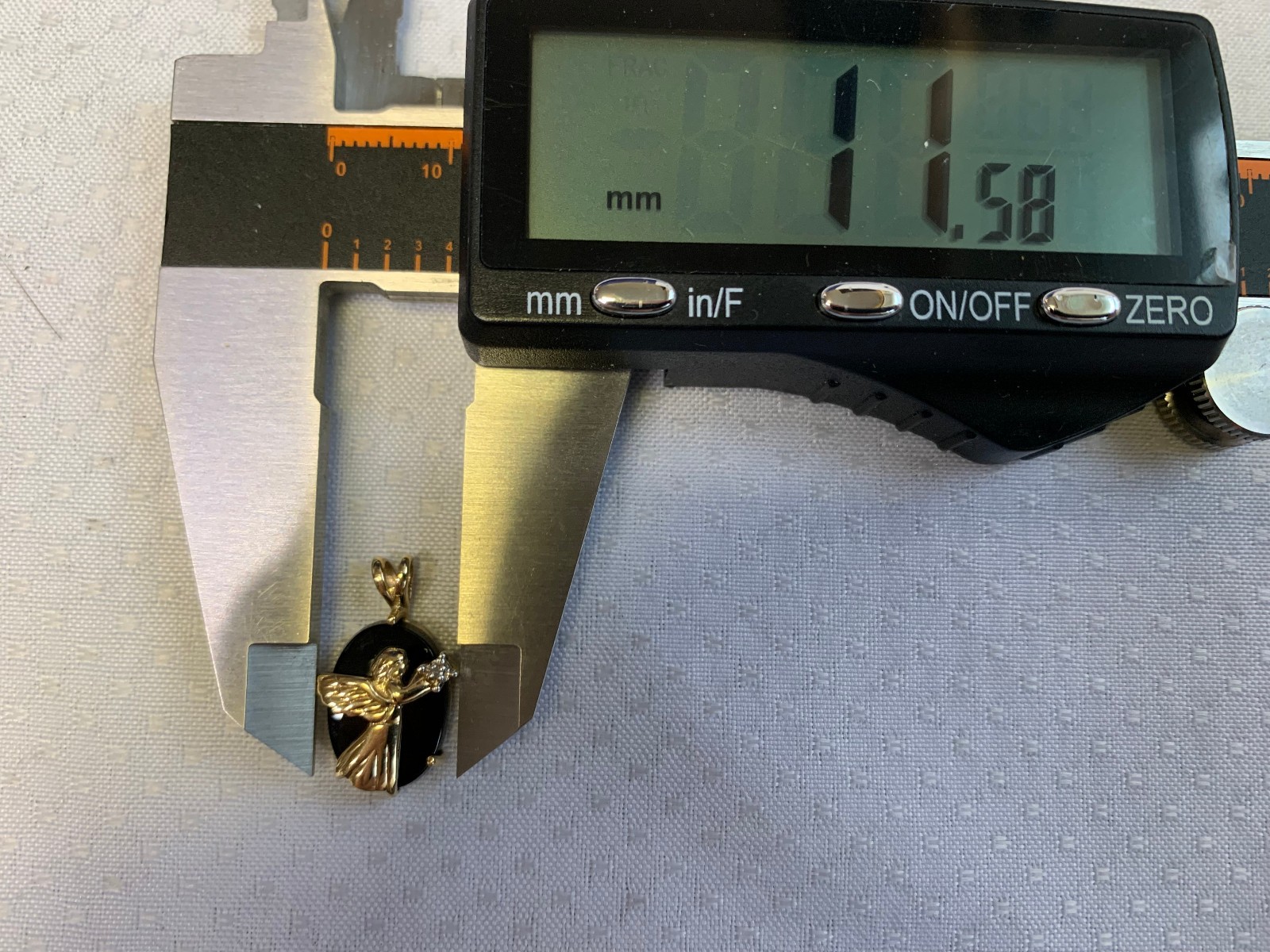 10K Yellow Gold Angel Pendant 1.67g Fine Jewelry Onyx Look Charm *READ*