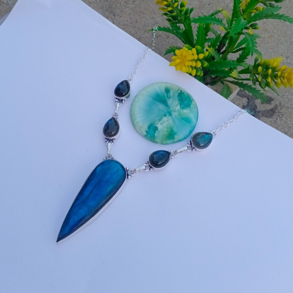 Beautiful Labradorite Gemstone 925 Sterling Silver Handmade Necklace Jewelry