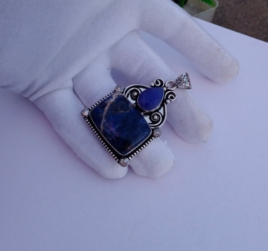 Beautiful Sodalite, Blue Sapphire Gemstone 925 Sterling silver Pendant Jewelry